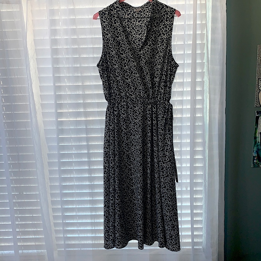 Women’s size 10 sleeveless summer dress